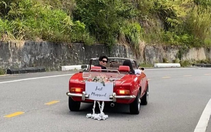 Trước giờ G, netizen bắt gặp Ngô Thanh Vân và Huy Trần đi xe mui trần sang chảnh đến lễ đường Ảnh 2