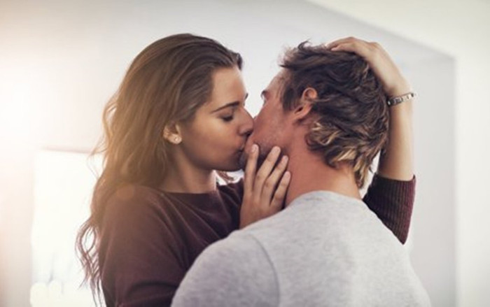 Hôn khiến bạn có thể mắc 3 bệnh sau Ảnh 2