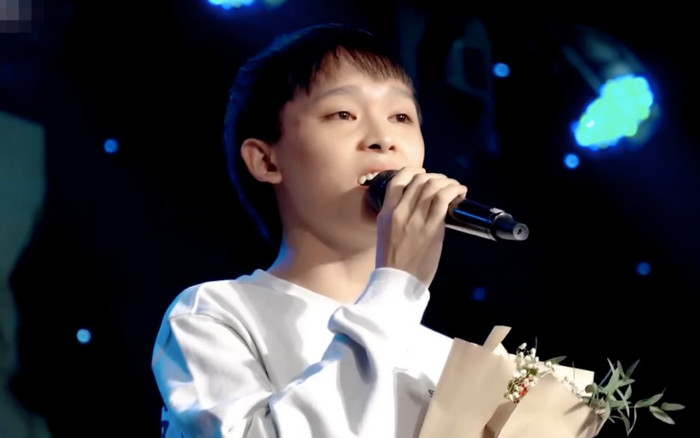 Về quê Tiền Giang biểu diễn, Hồ Văn Cường tiếp tục bị chê bai: 'Còn thua hát karaoke, đám cưới' Ảnh 2