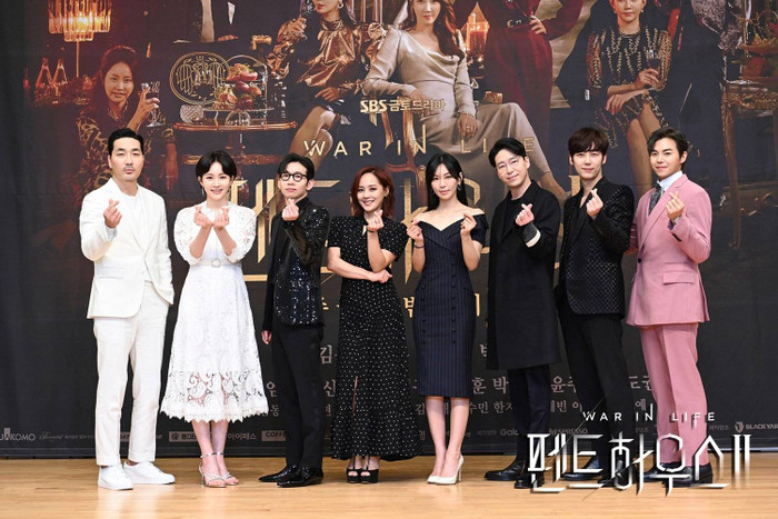 Dàn cast Penthouse tái ngộ trong phim mới: Lee Ji Ah, Kim So Yeon chỉ đang 'dựa hơi' dự án cũ? Ảnh 5