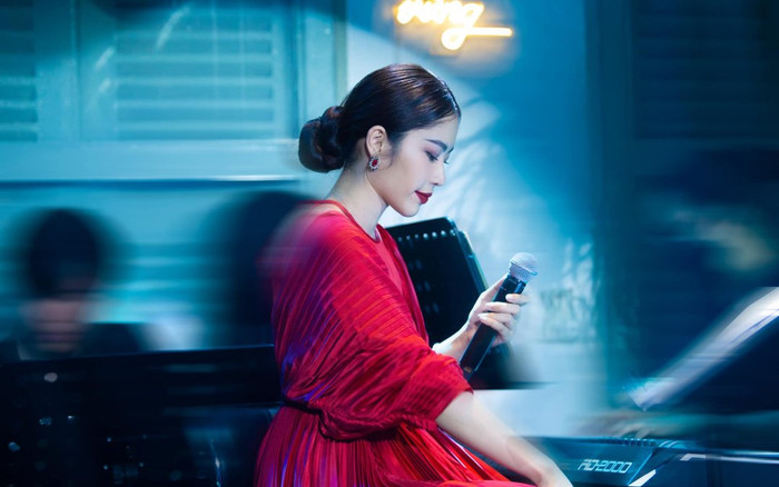 Được khán giả tỏ tình trên sân khấu khi đang hát, Nam Em có hành động khiến ai cũng bật cười Ảnh 2