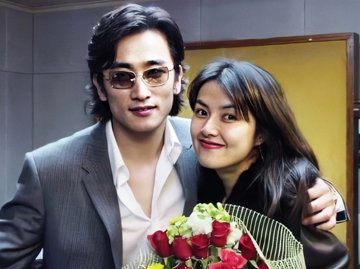 Lộ ảnh một sao nam nổi tiếng 'lăn lê bò trườn' dưới đất để làm vợ thỏa mãn Ảnh 7
