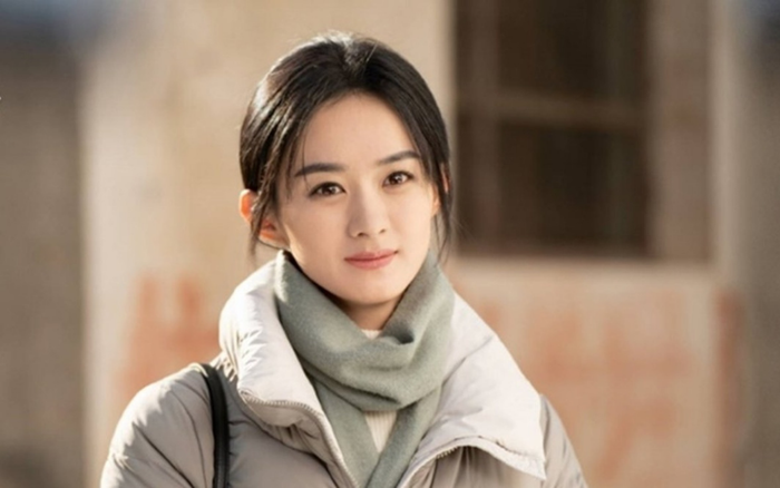 Triệu Lệ Dĩnh khiến fan nghẹn ngào với hành động chăm bạn diễn nhí ở hậu trường Ảnh 5