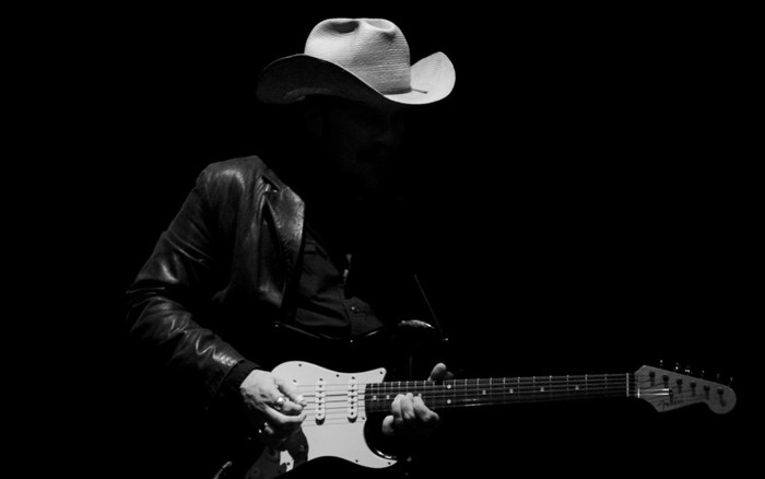 Một nam ca sĩ xác nhận con trai qua đời chỉ sau 2 ngày ra tù vì hành hung mẹ ruột Ảnh 2