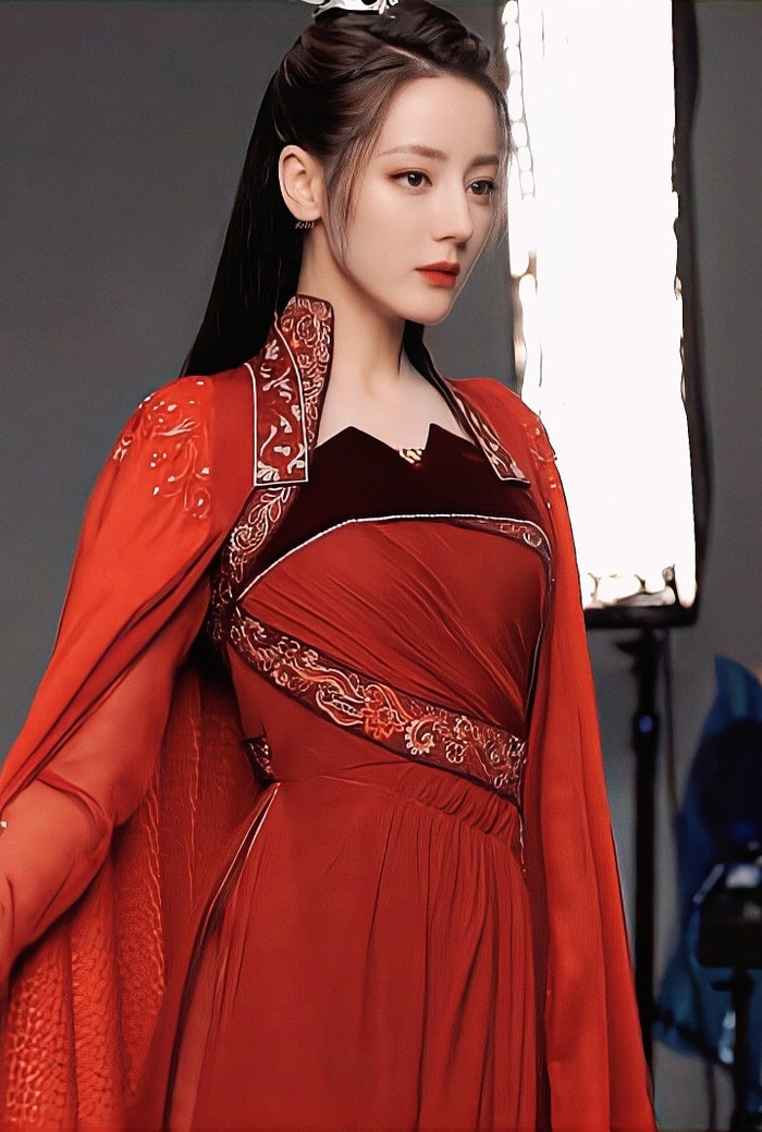 Gu chọn vai trái ngược của Dương Tử và Nhiệt Ba: Người làm nữ cường, người chuyên vai đệ nhất mỹ nhân Ảnh 8