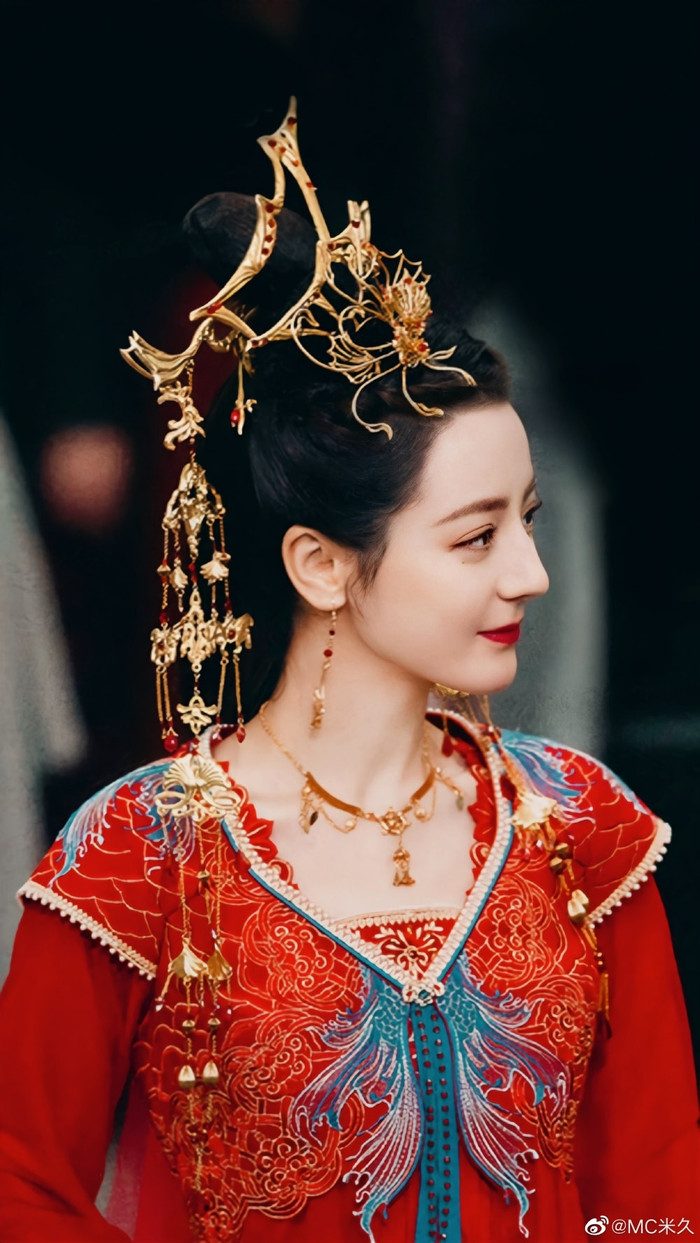 Tạo hình tân nương xuất sắc của Địch Lệ Nhiệt Ba 