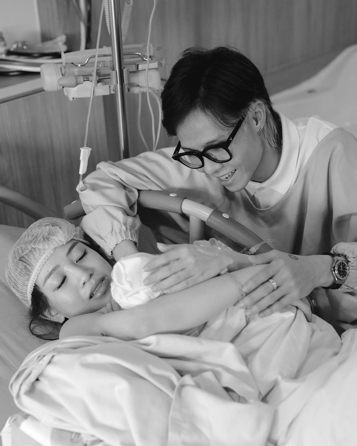 Được biết nhóc tỳ thứ 2 nhà Joyce có tên gọi ở nhà là Layla