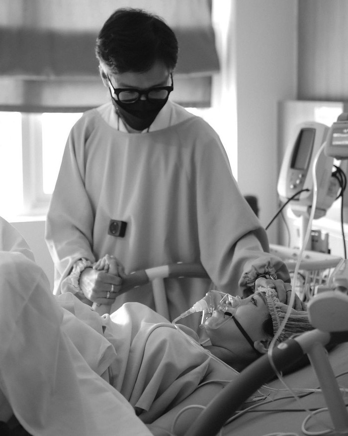 Khoảnh khắc xúc động trong phòng sinh của Joyce và ông xã
