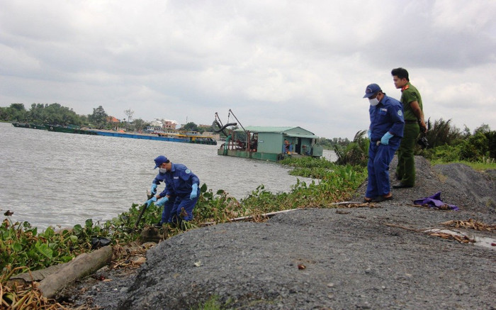 Tá hỏa phát hiện thi thể không đầu, không tay trôi trên sông ở Cà Mau Ảnh 2