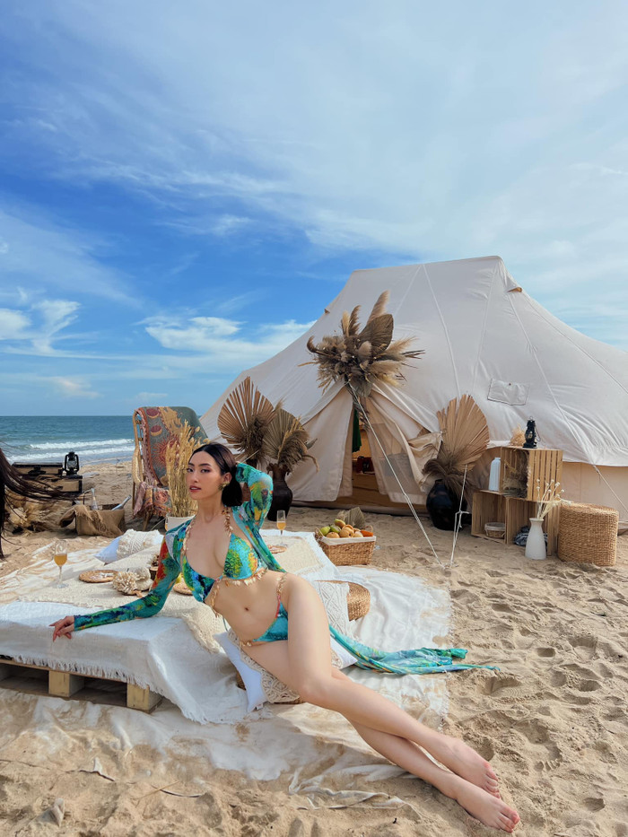Lương Thùy Linh khiến fan 'xịt máu mũi' với vóc dáng đẹp như thiên thần nội y Ảnh 5