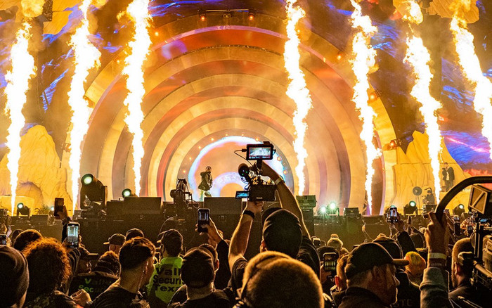 Sự kiện âm nhạc kinh hoàng nhất lịch sử: 10 người thiệt mạng, gần 5000 người bị thương Ảnh 2