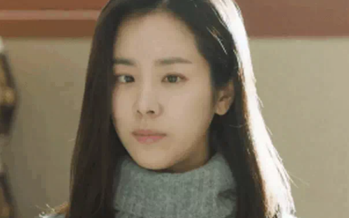 Diễn viên Hàn vào vai khiếm thị trên phim: Song Hye Kyo 'lép vế' hoàn toàn trước đàn em Han Ji Min Ảnh 4