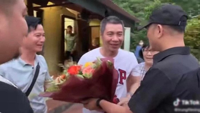 NSND trở lại đoàn phim sau thời gian dài nghỉ điều trị bệnh. 