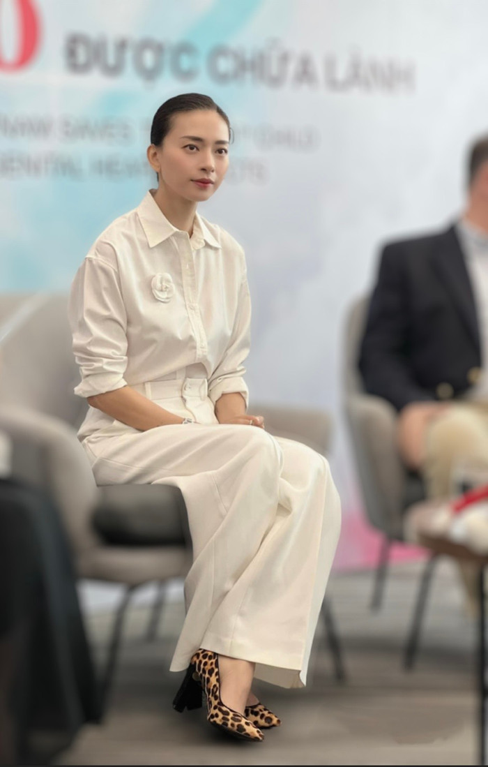 Không chỉ xinh đẹp, cô nàng còn có một trái tim nhân ái khiến nhiều người ngưỡng mộ.