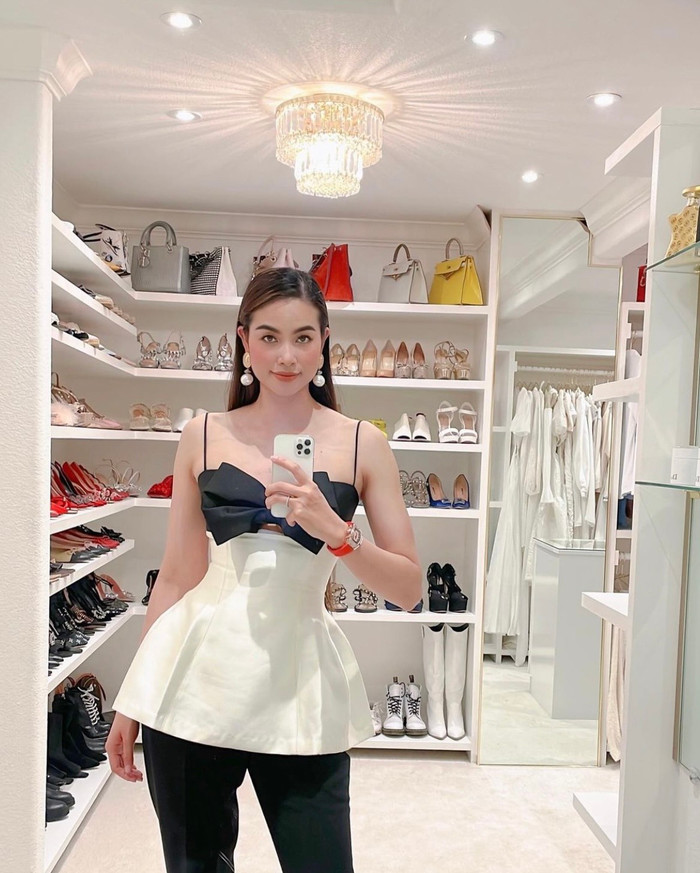 Rục rịch về Việt Nam, Phạm Hương khoe khéo tủ đồ hiệu 'sương sương' vài tỷ đồng Ảnh 5