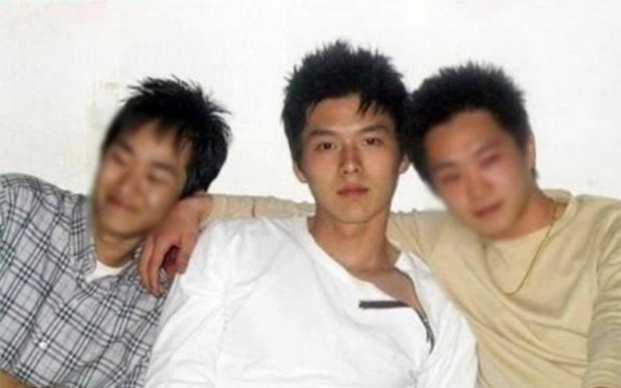 Hyun Bin từng có cả fan club thời đi học vì nhan sắc quá xuất chúng.