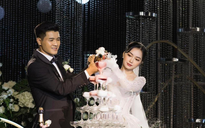 Vợ Hà Đức Chinh chia sẻ xúc động sau đám cưới: 'Em muốn làm một người vợ, người mẹ của các con anh' Ảnh 2