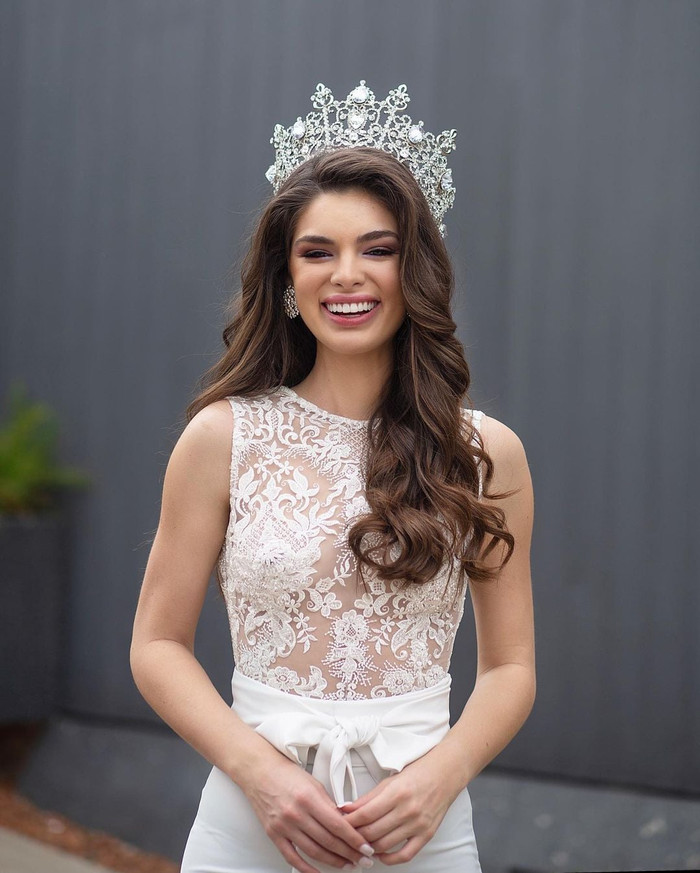 Á hậu 1 Miss Universe 2021 đính hôn, fan bất ngờ khi hôn phu hơn cô tận 30 tuổi Ảnh 5