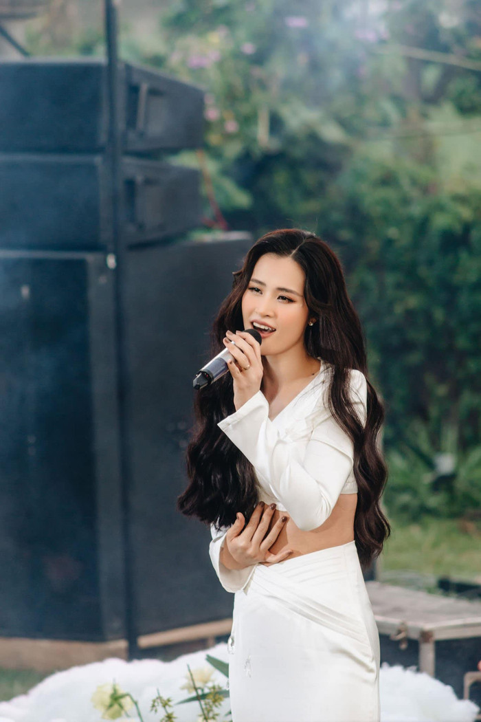 Trợ lý Đông Nhi lên tiếng việc dùng bé Winnie để 'tẩy trắng', tiết lộ nữ ca sĩ chịu áp lực từ gia đình Ảnh 1