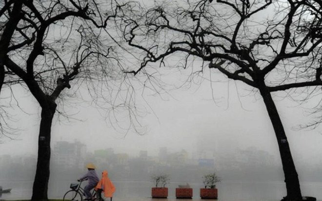 Gió mùa chính thức 'đổ bộ' miền Bắc, nền nhiệt giảm mạnh, mưa mở rộng xuống miền Trung Ảnh 2