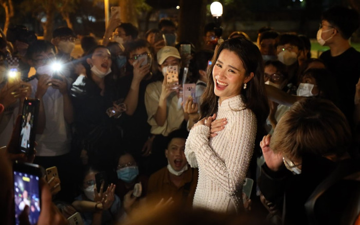 Được fan nam tỏ tình khi xuất hiện sau ồn ào, Đông Nhi có phản ứng ra sao? Ảnh 2