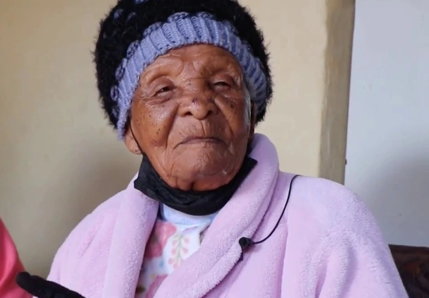 Bí quyết sống thọ của 'người già nhất thế giới' Ảnh 1