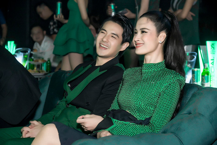 Vợ chồng Đông Nhi - Ông Cao Thắng