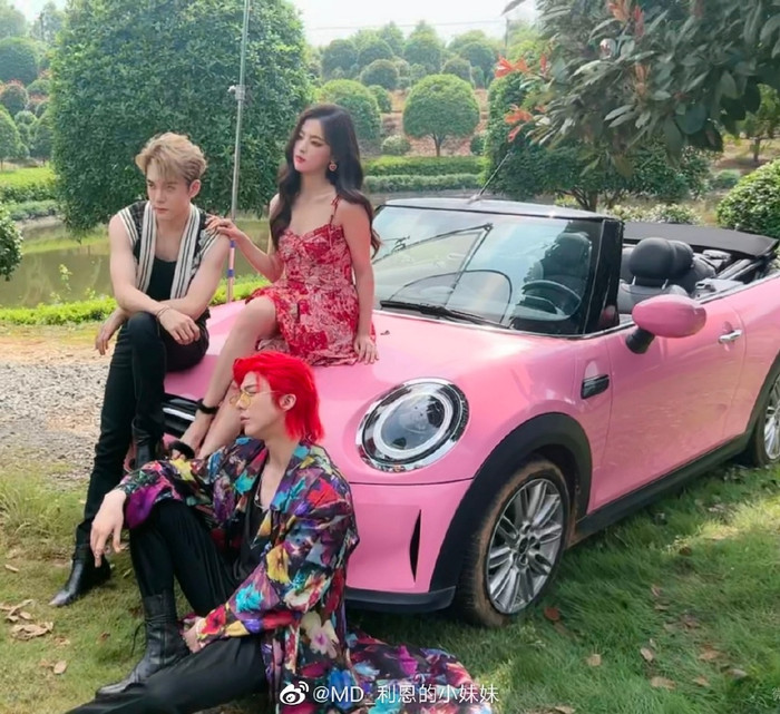 Tăng Thuấn Hy, Dương Siêu Việt và Lưu Vũ Ninh quảng bá phim mới nhưng trông lạ lắm Ảnh 4