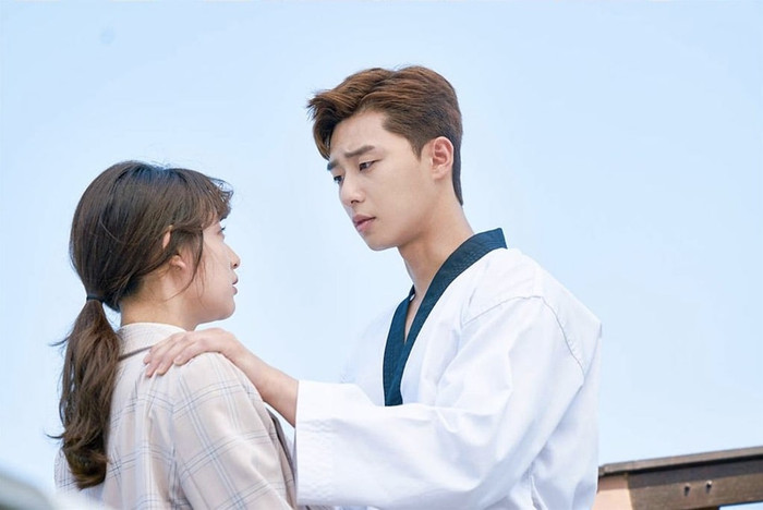 Park Seo Joon và Kim Ji Won nhận được nhiều lời khen từ phía khán giả nhờ chemistry cực đỉnh.