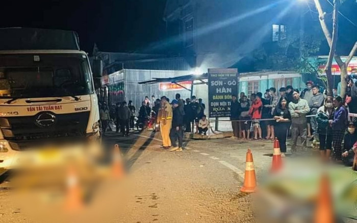 Xe máy đấu đầu xe tải khiến 2 người tử vong thương tâm Ảnh 2