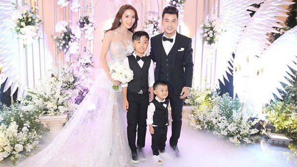 Nhóc tỳ may mắn được dự đám cưới bố mẹ trong Vbiz Ảnh 5