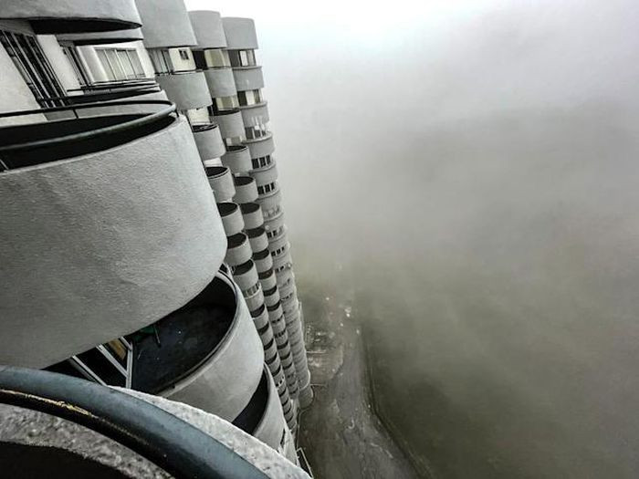 Ban công vào buổi chiều tối