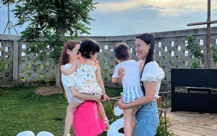 Hoàng Oanh đưa quý tử dự sinh nhật Nhã Phương, khoảnh khắc của 2 nhóc tỳ chiếm spotlight Ảnh 2