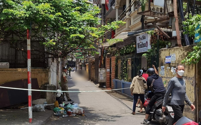 Nam giới rơi từ tầng 6 toà nhà cao tầng xuống đất tử vong ở Hà Nội Ảnh 2