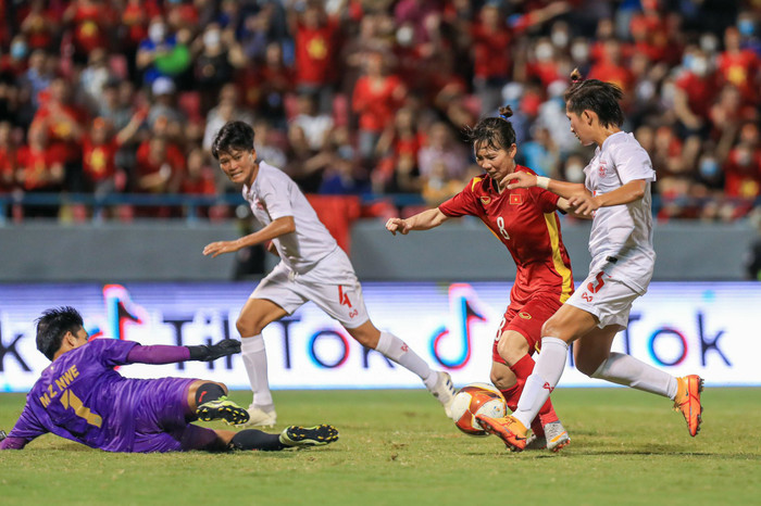 Thuỳ Trang bỏ lỡ đáng tiếc trong hiệp 2.