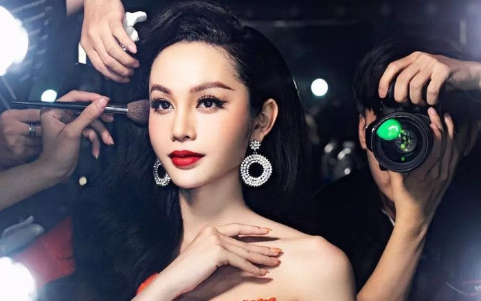 Góc 'chị thích là chị đi': Á hậu chuyển giới Lương Mỹ Kỳ catwalk đánh hông nhún nhảy bất chấp góp ý Ảnh 2