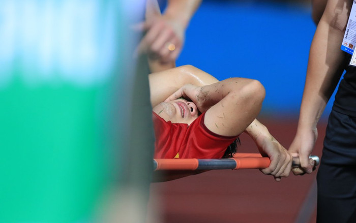 Hậu vệ U23 Việt Nam rời sân bằng cáng sau 90 phút kịch tính trước Malaysia Ảnh 2