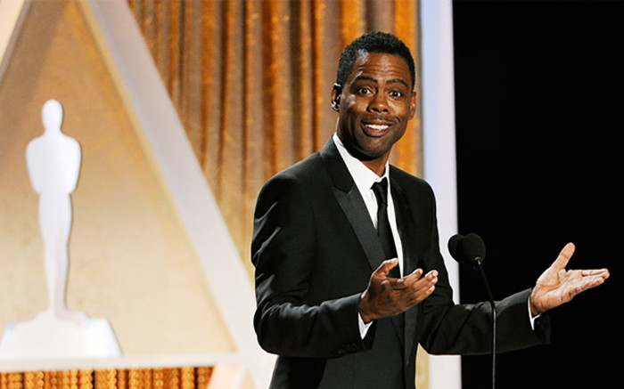 Bị đấm lủng hàm vì vạ miệng nhưng Chris Rock vẫn được mời làm host của Oscar 2023 Ảnh 2