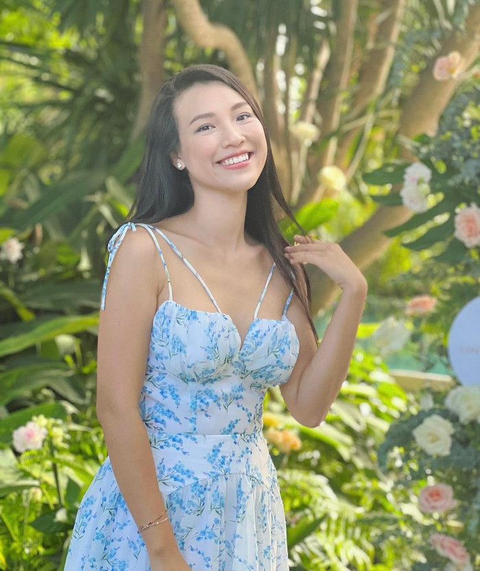 Sau biến cố hôn nhân Hoàng Oanh dần cân bằng lại cuộc sống, nhan sắc ngày càng thăng hạng.