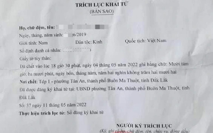 Con trai 3 tuổi đang còn sống, mẹ khóc lóc xin làm giấy khai tử Ảnh 2