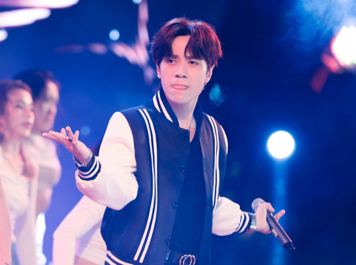 Quang Hùng MasterD bật khóc tại buổi fan meeting ở Thái: Chuyện gì xảy ra? Ảnh 7