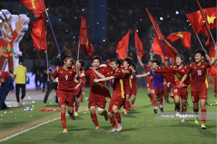 VFF thưởng 2 tỷ cho tấm HCV SEA Games 31 của tuyển nữ Việt Nam. 