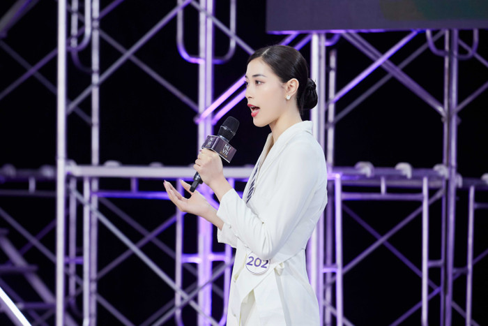 Hà Anh thất vọng với thí sinh mình trao vé vàng: 'Chị muốn thấy em vực lại tinh thần chiến đấu' Ảnh 4