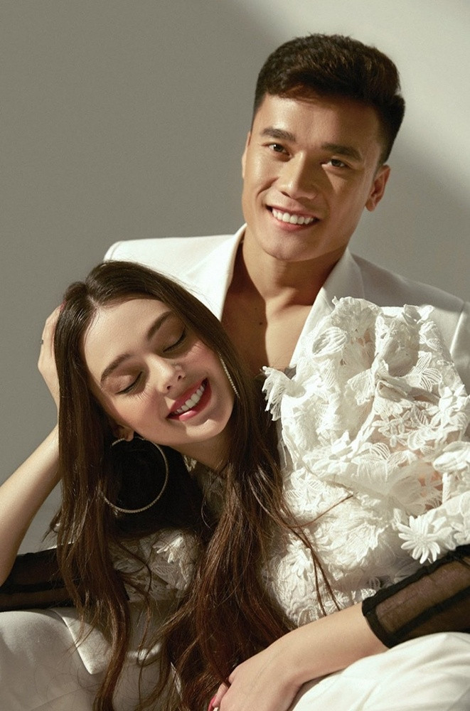 Cả hai thường xuyên “phát cẩu lương” trên mạng xã hội.