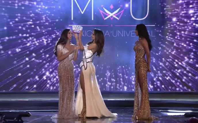 Hoa hậu Mexico trao nhầm vương miện: Fan được dịp nhắc lại sự cố đình đám Miss Universe 2015 Ảnh 9