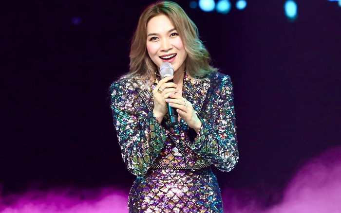 Phản ứng siêu cấp dễ thương đến từ Mỹ Tâm khi được fan khen ngợi nhan sắc trên livestream Ảnh 2