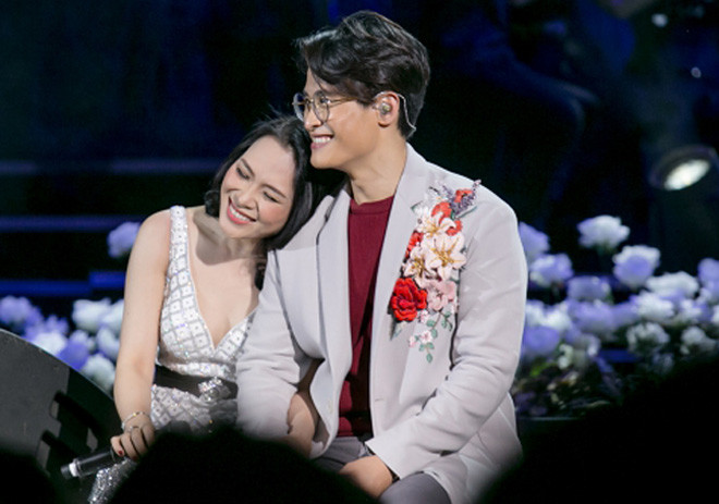 Bị Mỹ Tâm dỗi, Hà Anh Tuấn liền có hành động khiến nữ ca sĩ chỉ biết 'đứng hình mất 5s' Ảnh 4