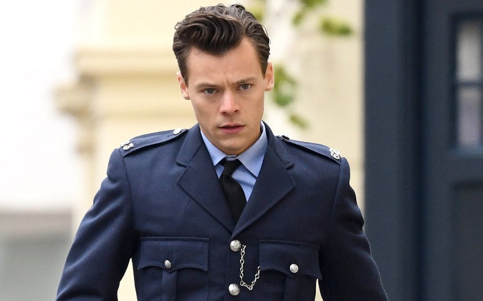 Harry Styles (One Direction) bị tổn thương khi phải diễn cảnh nude trong dự án phim LGBT Ảnh 2