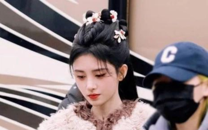 Cúc Tịnh Y tại trường quay Tiên Kiếm Kỳ Hiệp 4.