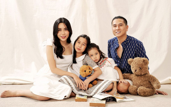 Những mối tình thầy trò trong Vbiz đẹp tựa như cổ tích ngoài đời thật Ảnh 2